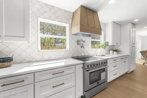 806 Cherry Street Neptune Beach FL 32266