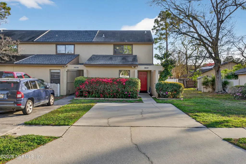 5610 Pinebay Circle S Jacksonville FL 32244