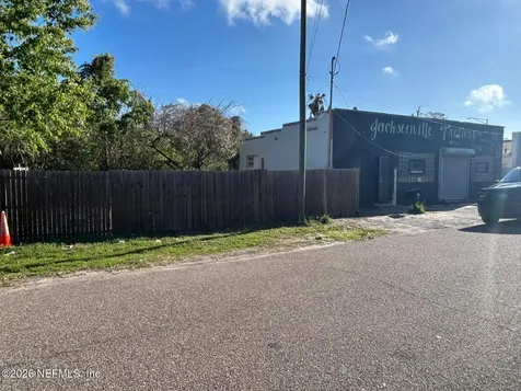 9953 Lem Turner Road Jacksonville FL 32208