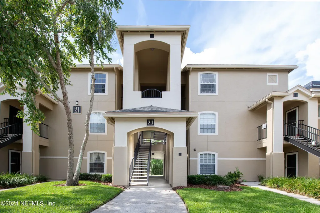 1655 The Greens Way Jacksonville Beach FL 32250