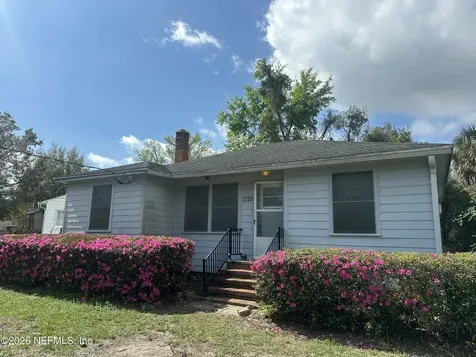 1320 Pinegrove Court Jacksonville FL 32205