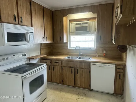 1320 Pinegrove Court Jacksonville FL 32205