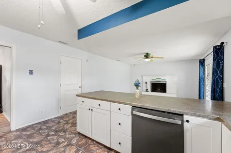 284 Baisden Road Jacksonville FL 32218