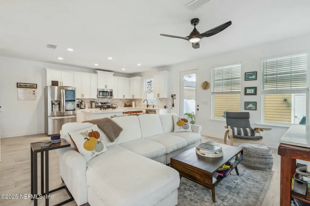 213 Daydream Avenue Yulee FL 32097