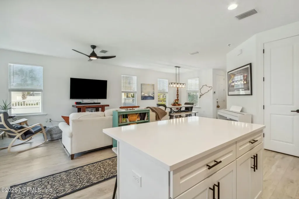 213 Daydream Avenue Yulee FL 32097