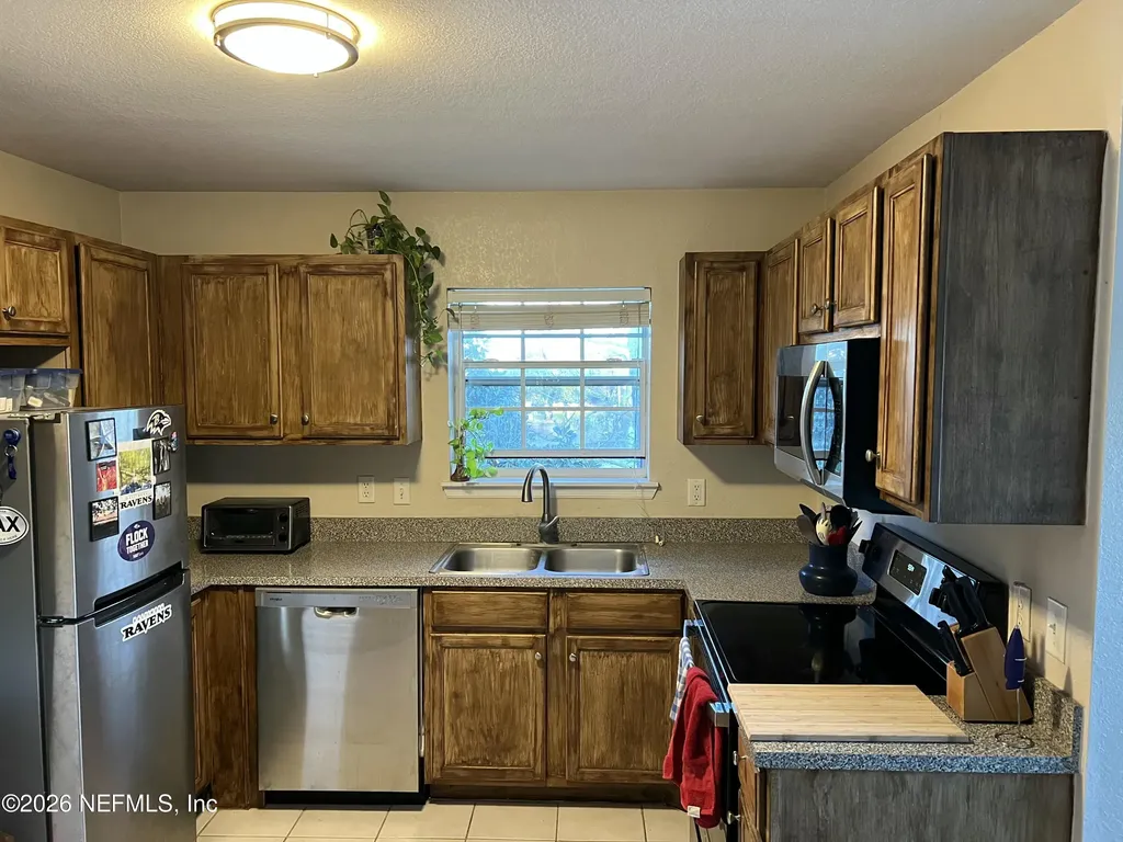 7800 Point Meadows Drive Jacksonville FL 32256