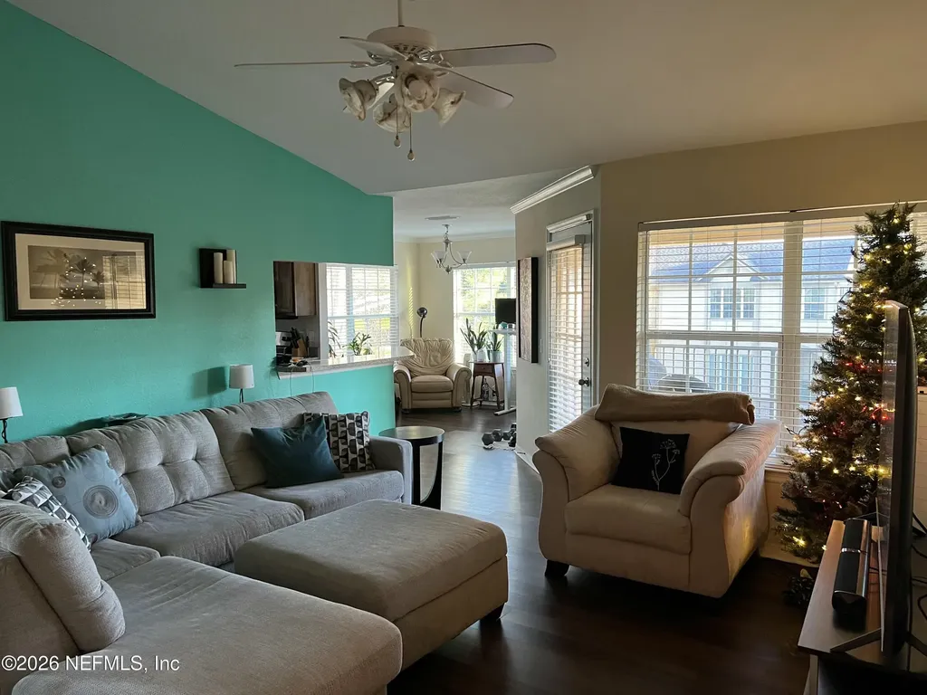 7800 Point Meadows Drive Jacksonville FL 32256