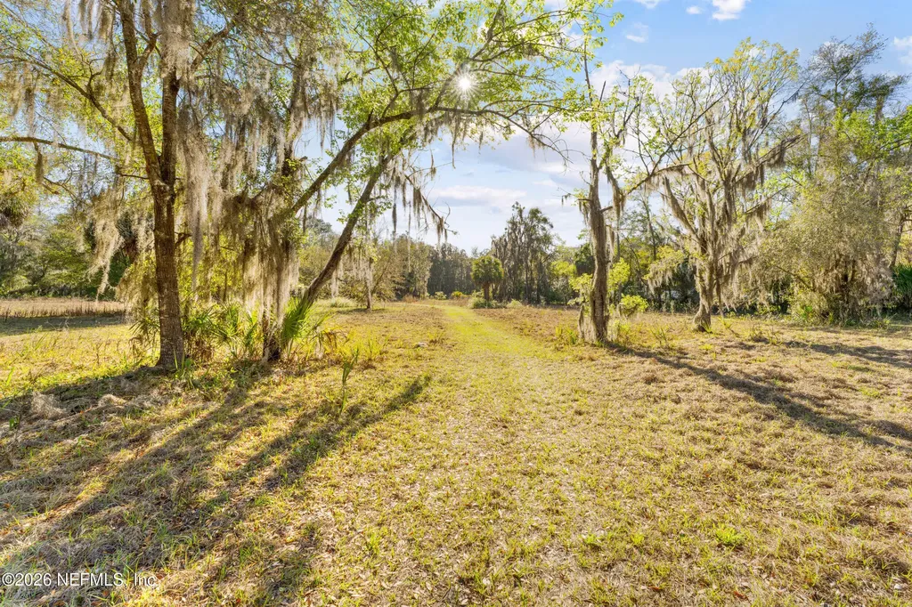 120 County Road 309c Palatka FL 32177