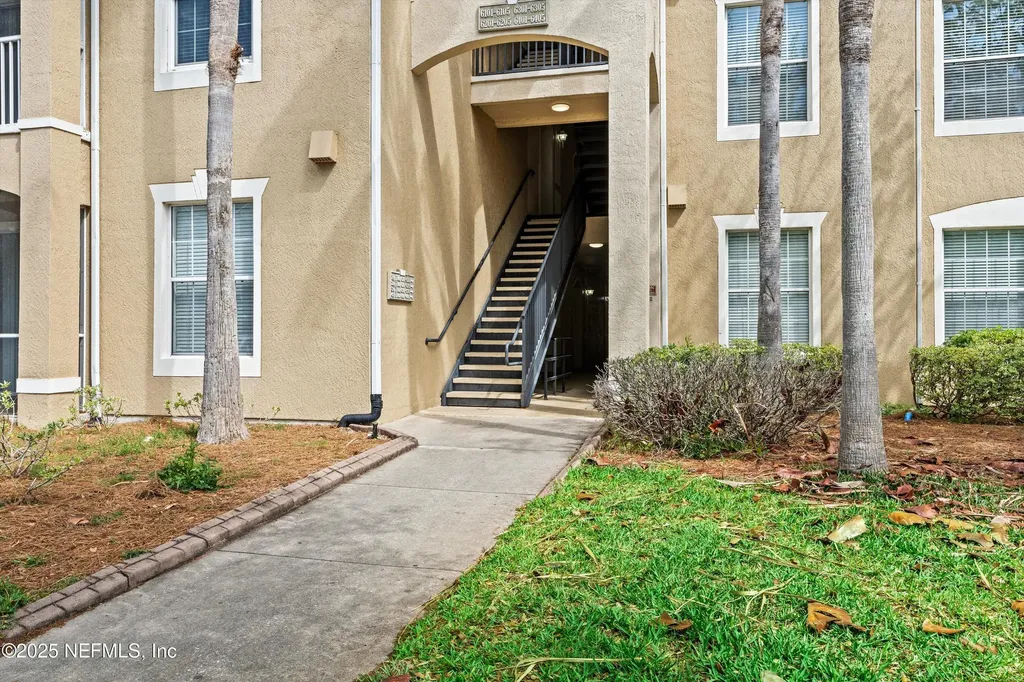 7801 Point Meadows Drive Jacksonville FL 32256