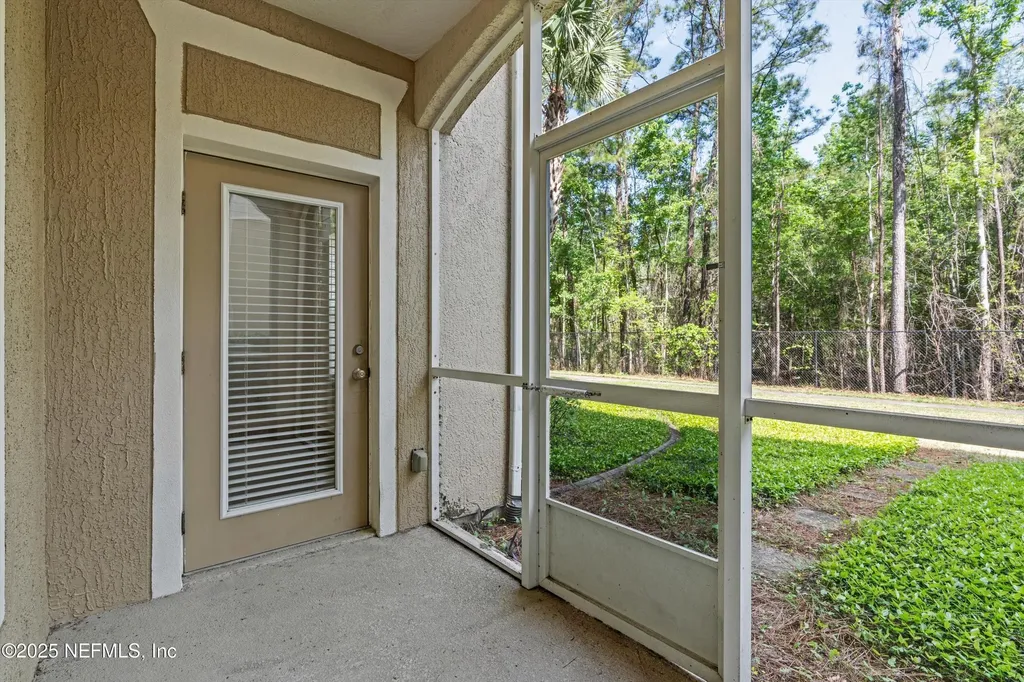 7801 Point Meadows Drive Jacksonville FL 32256