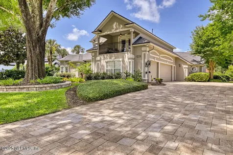 1318 Charter Court E Jacksonville FL 32225