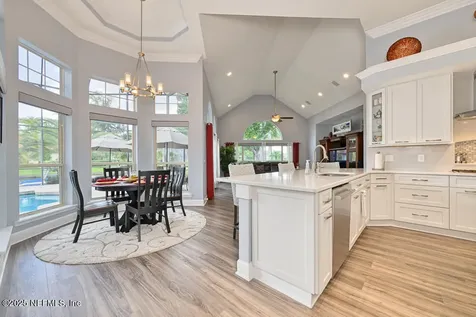1318 Charter Court E Jacksonville FL 32225