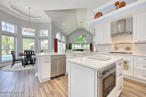 1318 Charter Court E Jacksonville FL 32225
