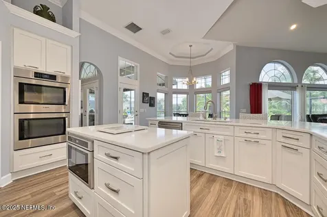 1318 Charter Court E Jacksonville FL 32225