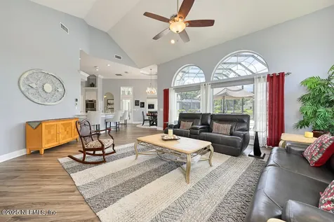 1318 Charter Court E Jacksonville FL 32225
