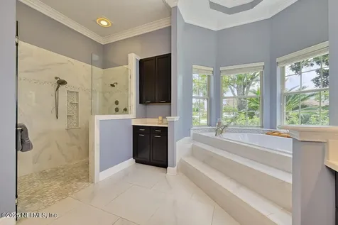 1318 Charter Court E Jacksonville FL 32225