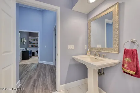 1318 Charter Court E Jacksonville FL 32225