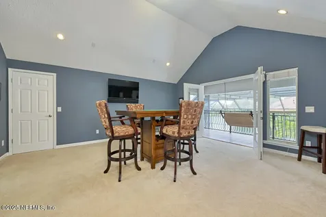 1318 Charter Court E Jacksonville FL 32225