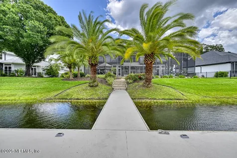 1318 Charter Court E Jacksonville FL 32225