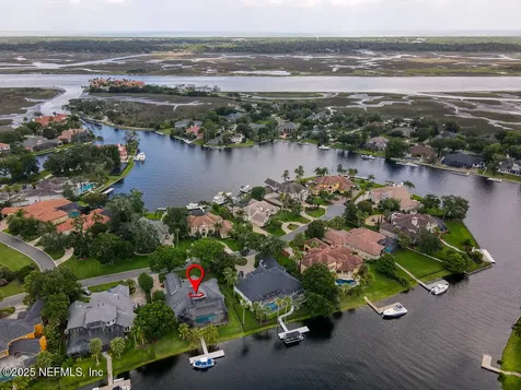 1318 Charter Court E Jacksonville FL 32225