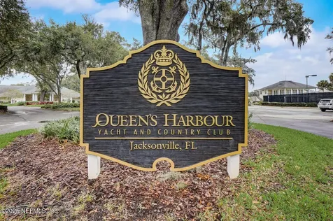 1318 Charter Court E Jacksonville FL 32225