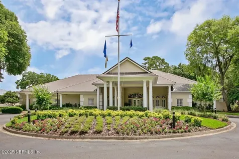 1318 Charter Court E Jacksonville FL 32225