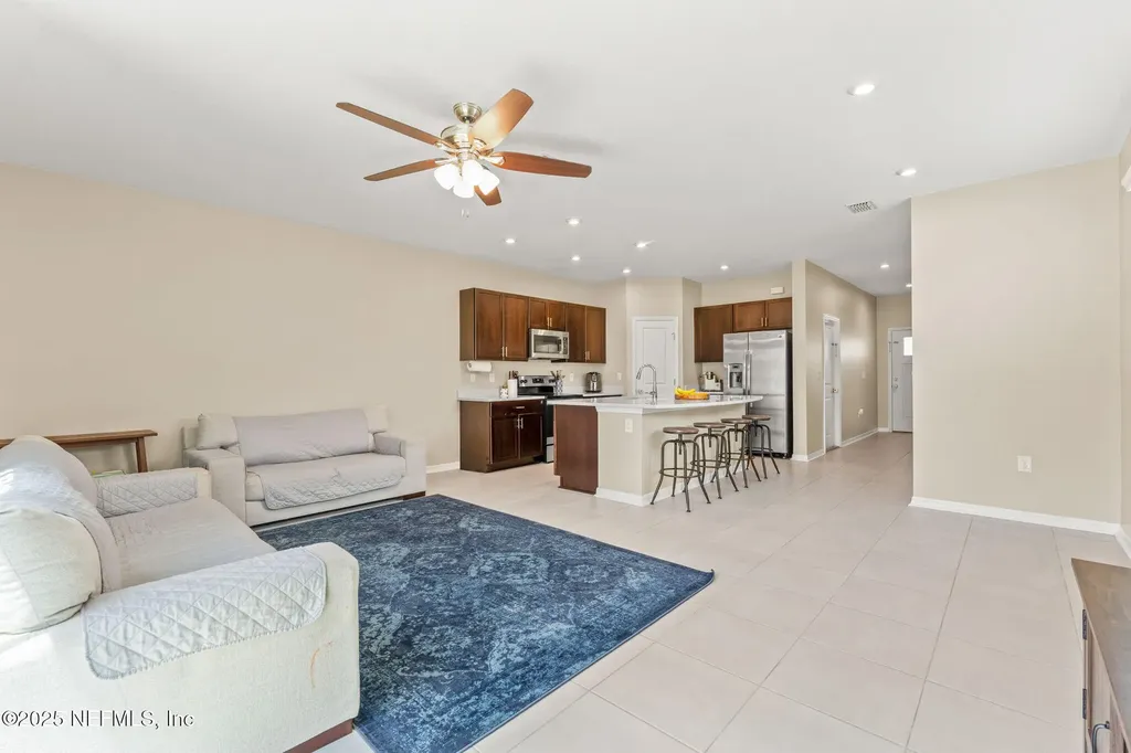 13106 Annies Walk Drive Jacksonville FL 32218