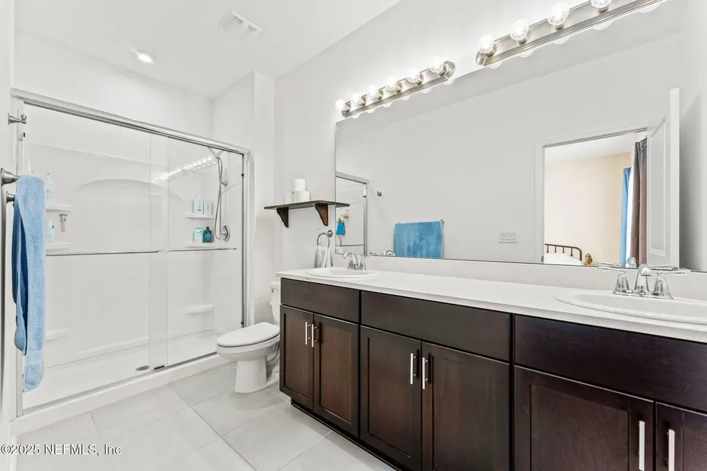 13106 Annies Walk Drive Jacksonville FL 32218