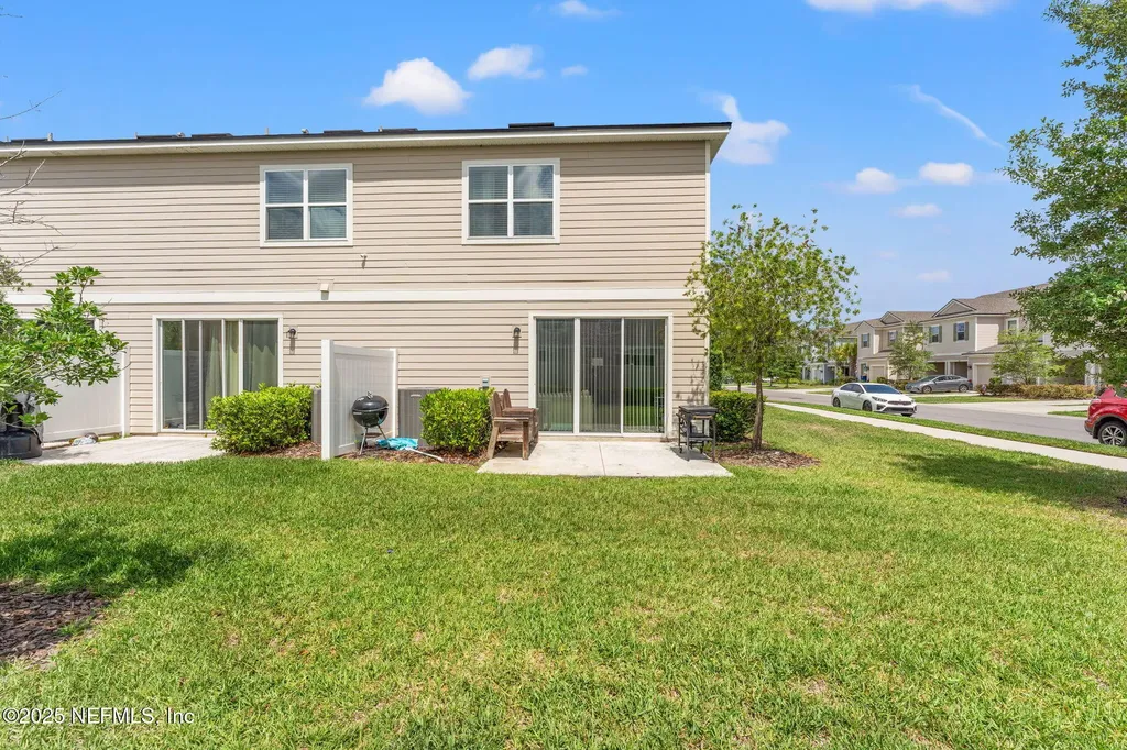 13106 Annies Walk Drive Jacksonville FL 32218