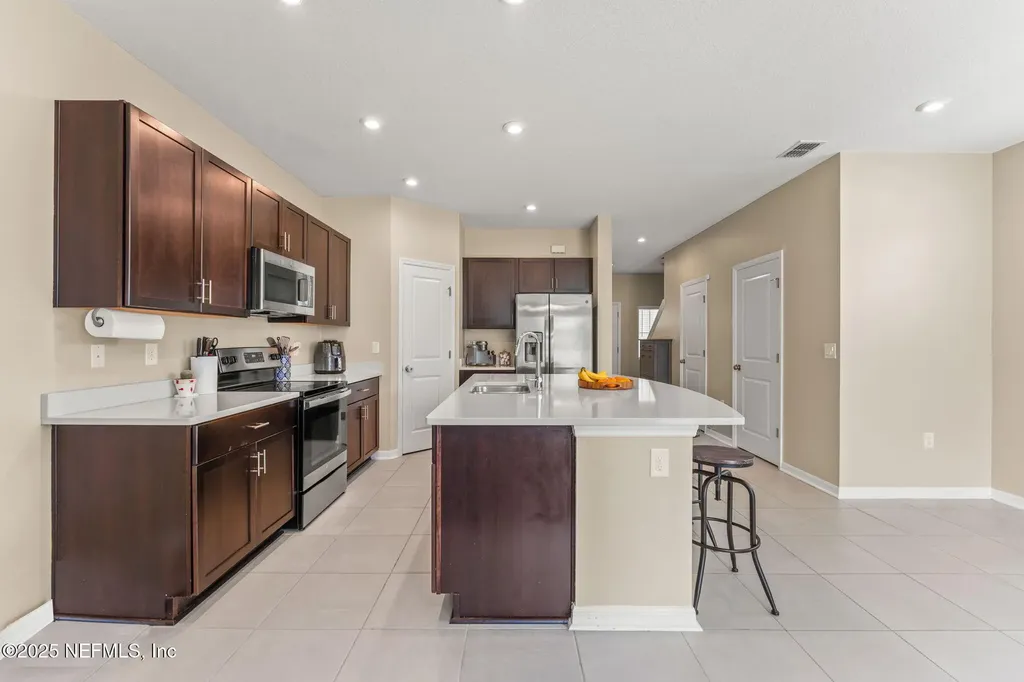 13106 Annies Walk Drive Jacksonville FL 32218