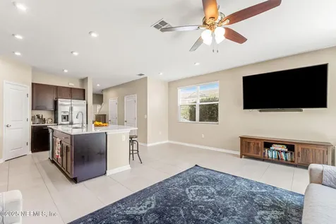 13106 Annies Walk Drive Jacksonville FL 32218