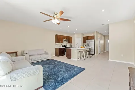 13106 Annies Walk Drive Jacksonville FL 32218