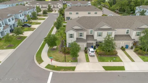 13106 Annies Walk Drive Jacksonville FL 32218