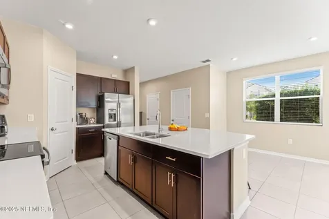 13106 Annies Walk Drive Jacksonville FL 32218
