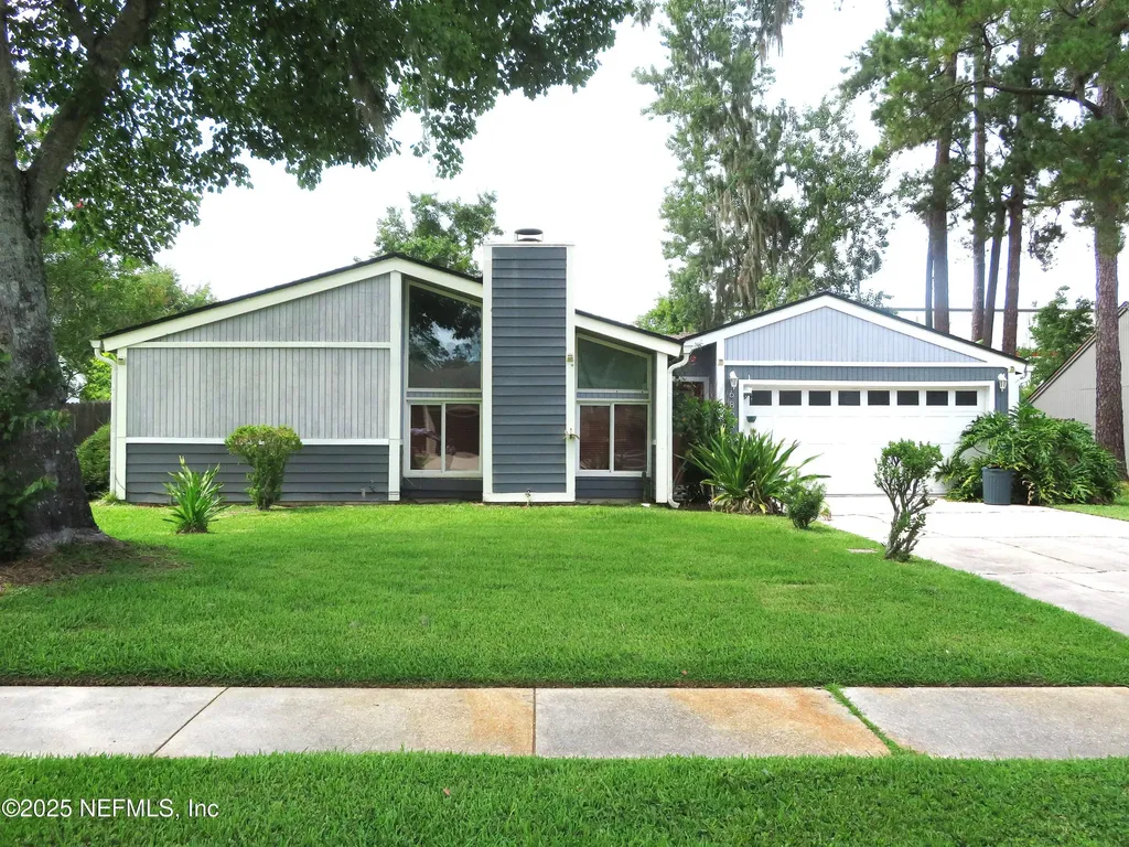 6823 Coralberry Lane N Jacksonville FL 32244