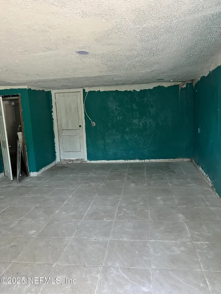 2905 Moncrief Road Jacksonville FL 32209