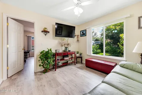 5513 Barrington Court Jacksonville FL 32244