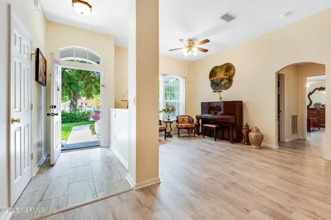 5513 Barrington Court Jacksonville FL 32244