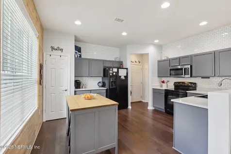 6907 Woody Vine Drive Jacksonville FL 32258