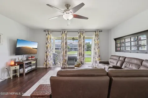 6907 Woody Vine Drive Jacksonville FL 32258