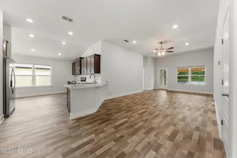 8193 Helmsley Boulevard Jacksonville FL 32219