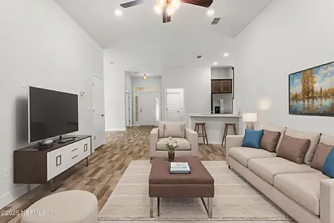 8193 Helmsley Boulevard Jacksonville FL 32219