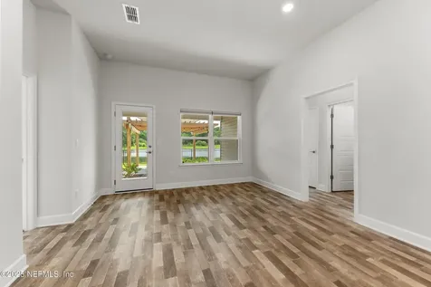 8193 Helmsley Boulevard Jacksonville FL 32219