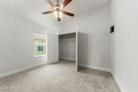 8193 Helmsley Boulevard Jacksonville FL 32219