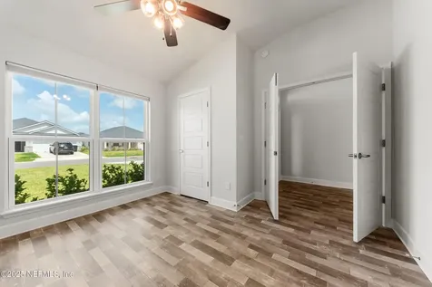 8193 Helmsley Boulevard Jacksonville FL 32219