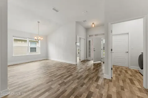 8193 Helmsley Boulevard Jacksonville FL 32219