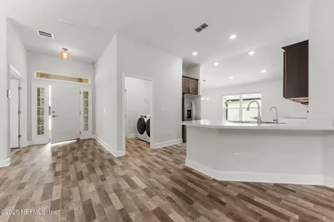 8193 Helmsley Boulevard Jacksonville FL 32219