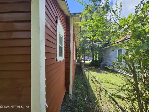 1595 W 22nd Street Jacksonville FL 32209
