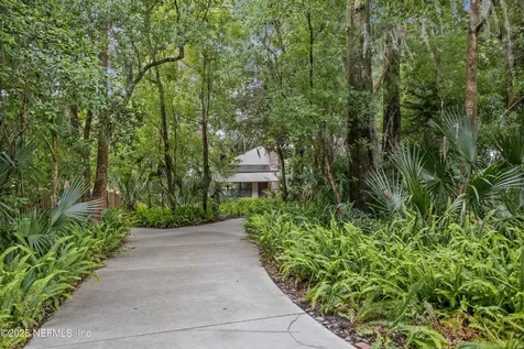 6730 Strawberry Lane Jacksonville FL 32211