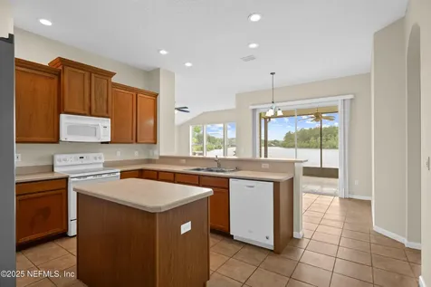 9236 Prosperity Lake Drive Jacksonville FL 32244